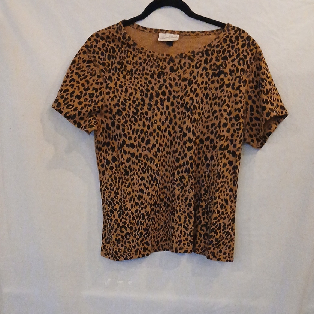 Universal Thread Animal Print Short Sleeve Tee